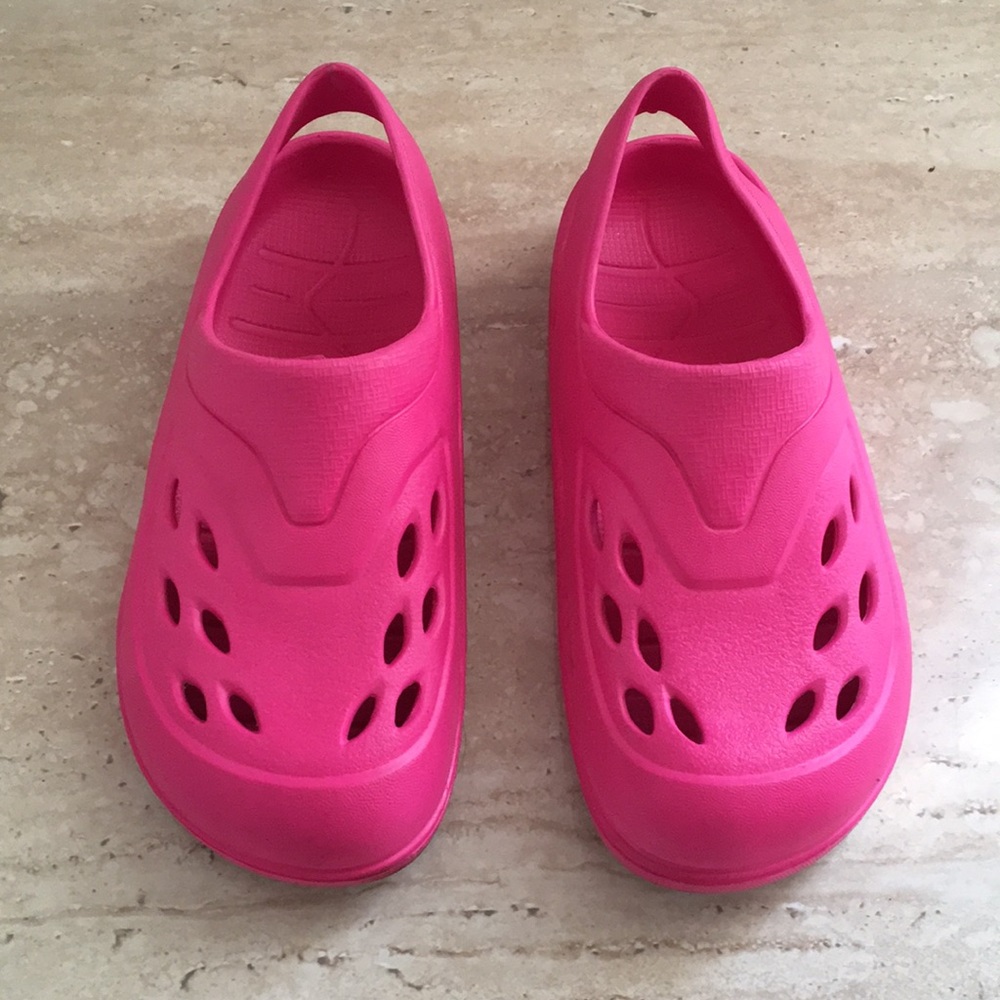 Pink crocs size 3